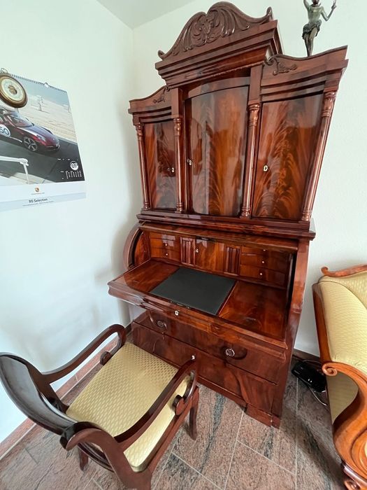 Piękny sekretarzyk Biedermeier