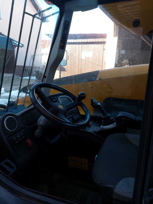 Ładowarka teleskopowa JCB 527-58