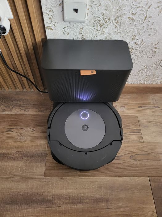 Aspirador iRobot Roomba J7+
