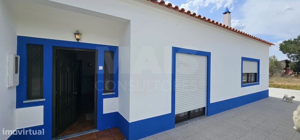 Moradia Térrea V3 com terreno urbano de 3780m2 no Alentejo