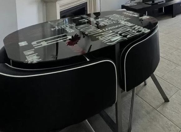 Coffee Table + 4 Chairs64739222675587120