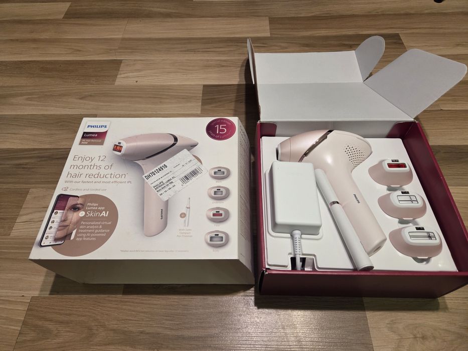 depilator Philips Lumea 9900 IPL, model BRI977/00