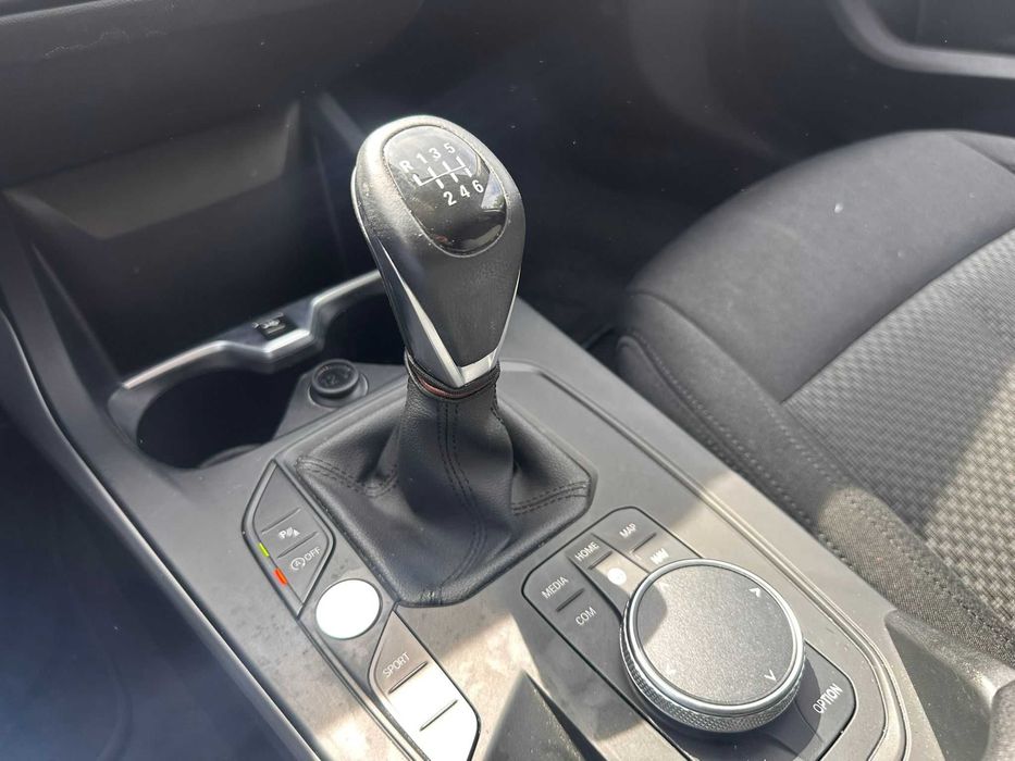 BMW 1 Hatchback (F40) 116 d Salvado