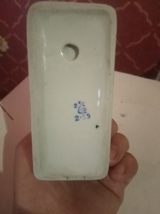 Фарфоровая статуетка