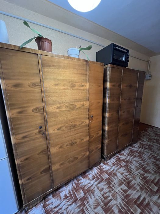 Продаються шафи !