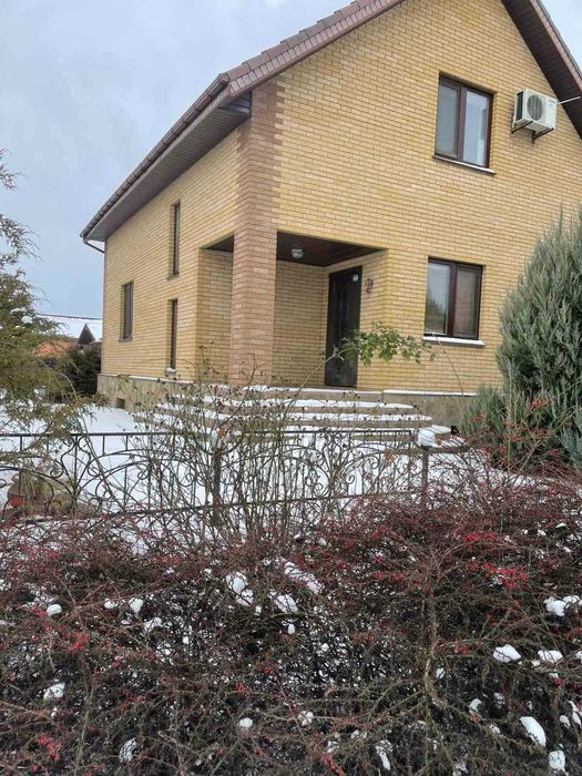 Преміальний заміський будинок з SPA-зоною в Димері