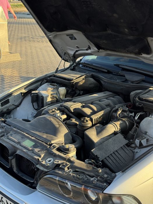 Продам Bmw e39 528i