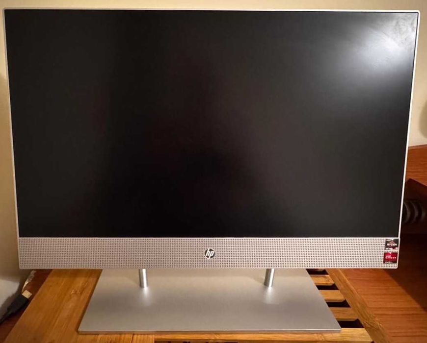HP All-in-One 24" | AMD Ryzen 5 | 16GB RAM | 1.5TB Armazenamento (SSD 512Gb + HDD 1TB) | Win 11 Pro