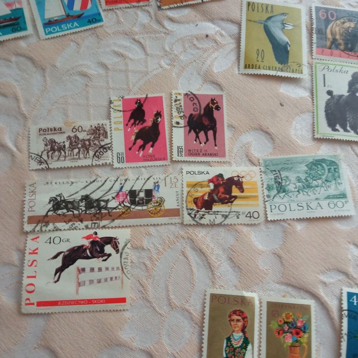 Różne znaczki pocztowe