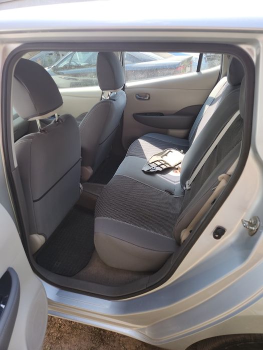 Nissan leaf 2012