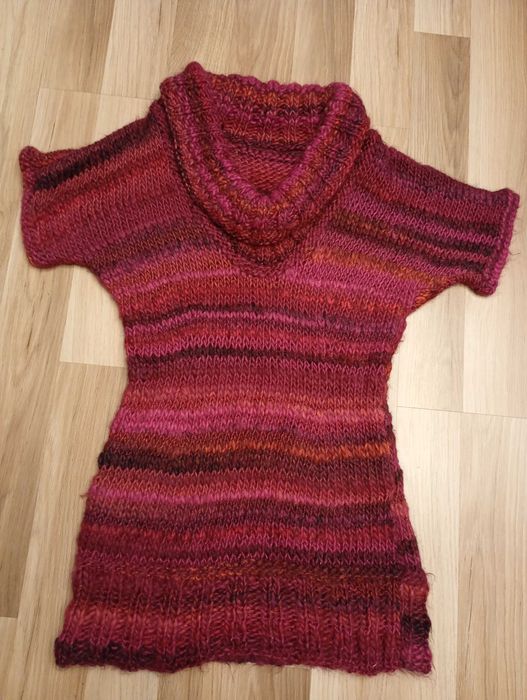 Sweter z krótkim rękawem