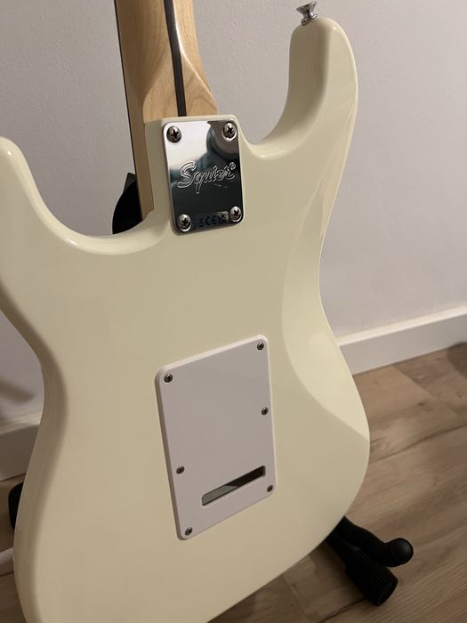 Guitarra Elétrica Squire Fender Stratocaster