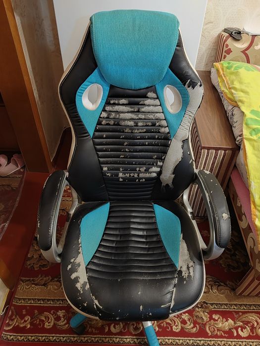 Компьютерное кресло.