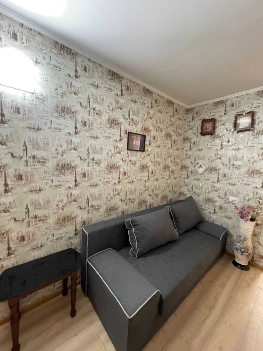 2-кімнатна з ремонтом та автономним опаленням. Ідеальна для сім’ї!