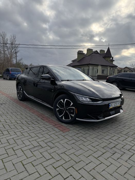 Поодам авто kia ev 6 awd 2022
