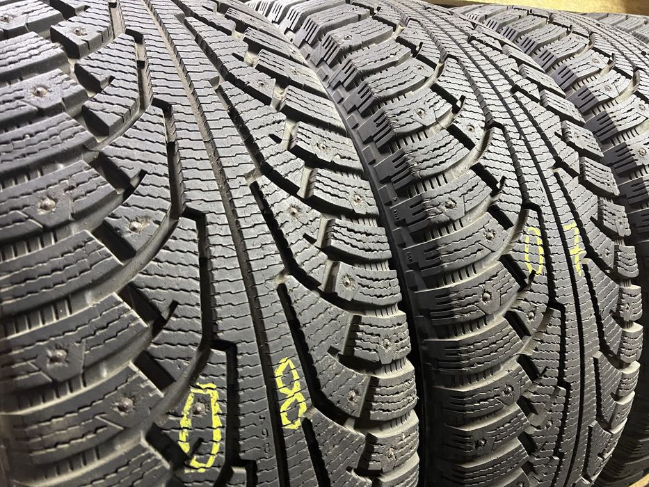 Шини зима 275/60R18 NOKIAN Hakkapeliitta 5 9мм 4шт як нові