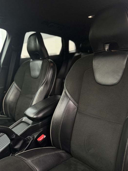 Volvo v40  r-design 1.6 diesel