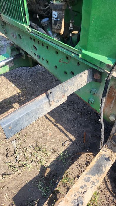 Uchwyt skrzynki narzędziowej John deere