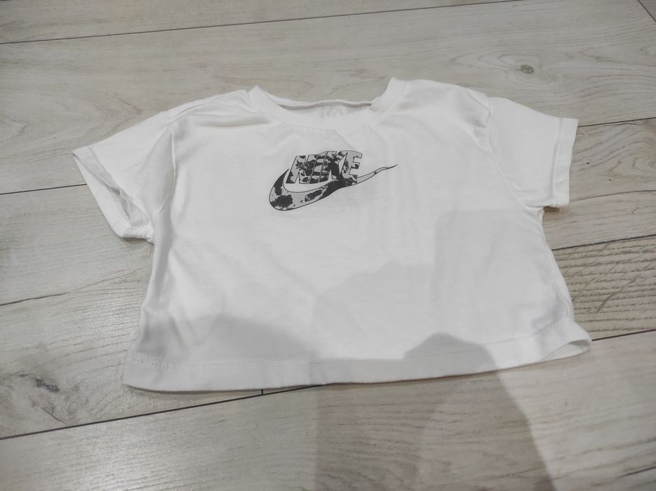 T-shirt dziewczęcy Nike