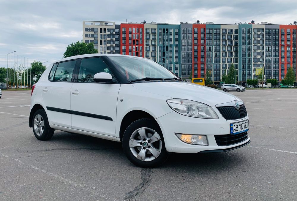 Skoda Fabia Elegance 1.2
Авто в хорошому стані, на ходу, додаткових витрат не потребує. 
Постійне своєчасне ТО і своєчасна заміна всіх необхідних запчастин. Останнє ТО пройдено весною 2025 року