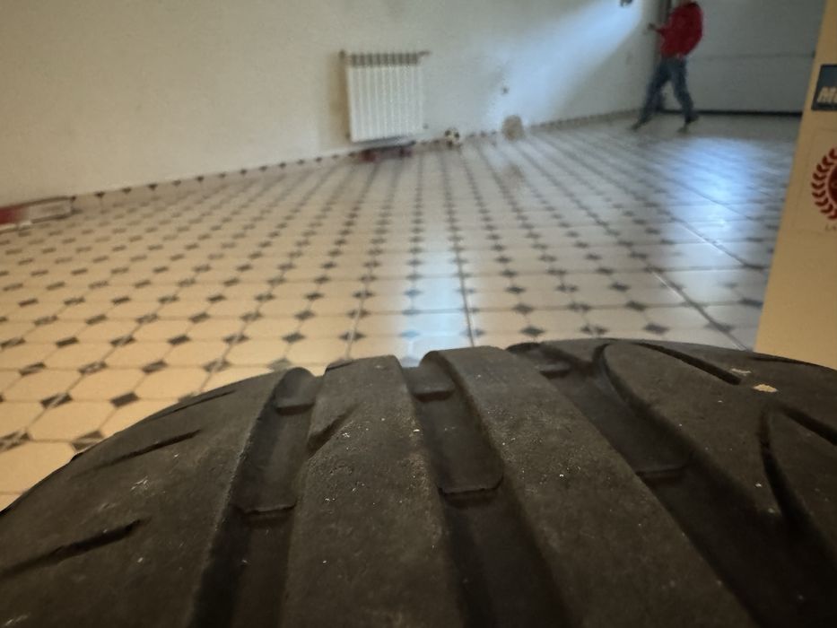 Pneu potenza S001 225/40/R19