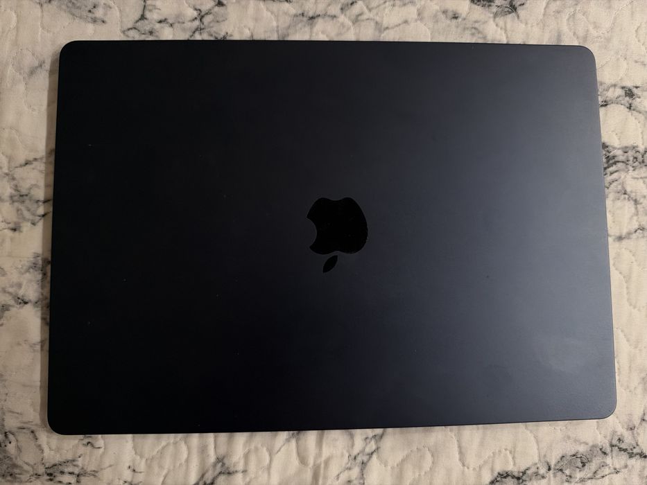 Apple macbook air 15 polegadas 8gb Ram e 512 de disco 98% bateria com caixa e fatura sem garantia