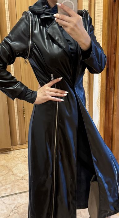 Тренч-жилетка з екошкіри на замші