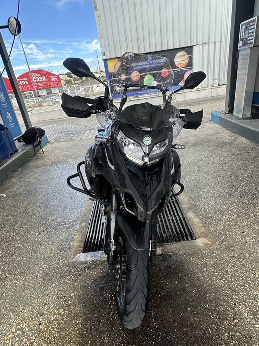 Moto Benelli TRK 502