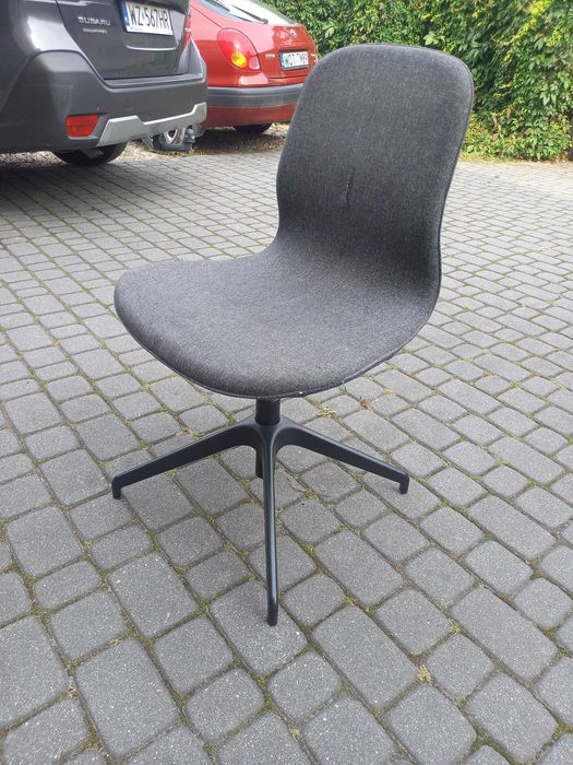Krzesło IKEA Langfjall bardzo blisko Warszawy