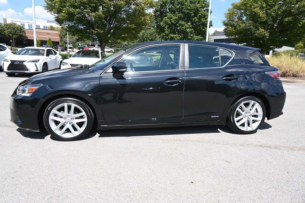 Lexus CT 200h      2017