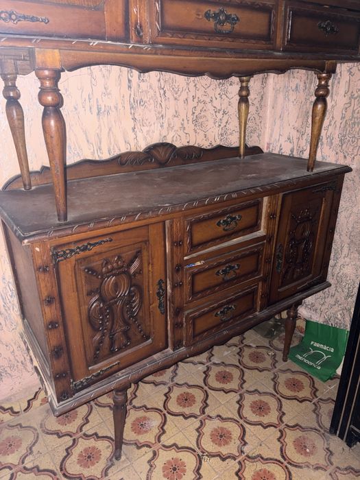 Par de Aparadores de Madeira