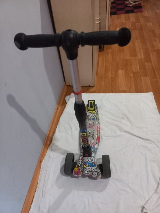 Самокат.нагрузка до 70 кг.