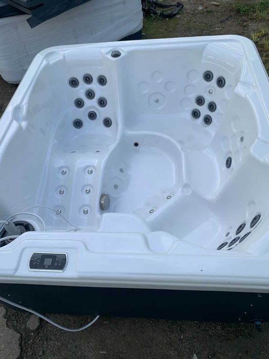 Спа купіль Anna Lite. Гідромасажна ванна. Спа купіль для релаксу.