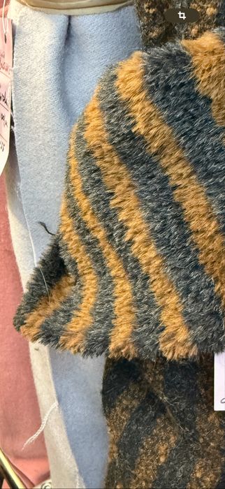 Відрізи на пальто Max Mara