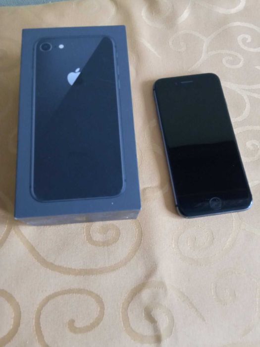 iPhone 8,    64 Гб