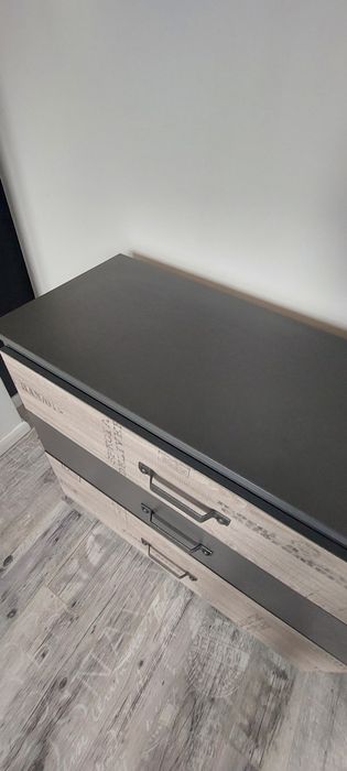 Meble młodzieżowe - komoda, witryna, półka