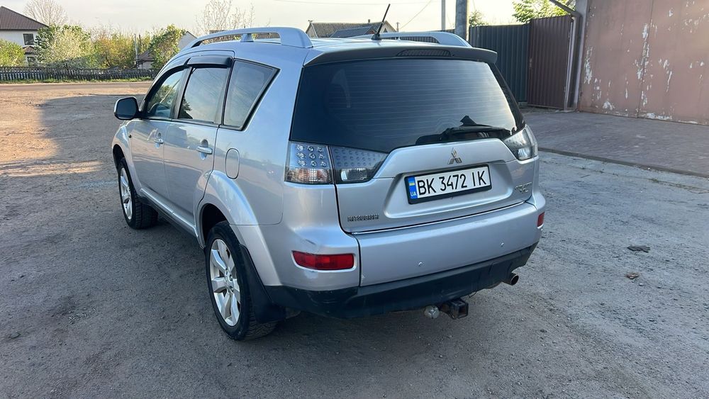 Продам mitsubishi outlander xl