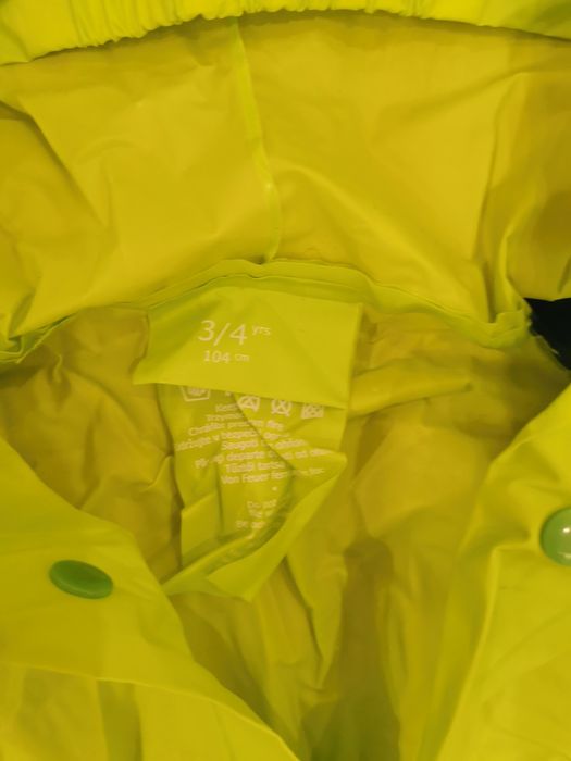 Płaszcz przeciwdeszczowy r. 104