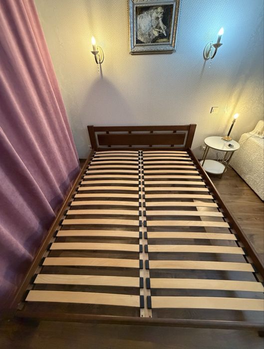 Продам деревянную кровать