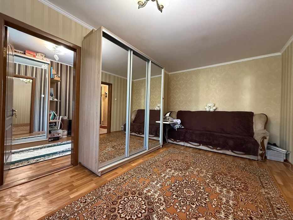 Продам отличную 2х комнатную квартиру в Ингульском районе.  Район рынка Колос.