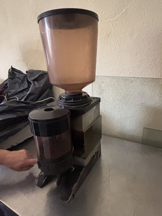 Moinho de cafe antigo