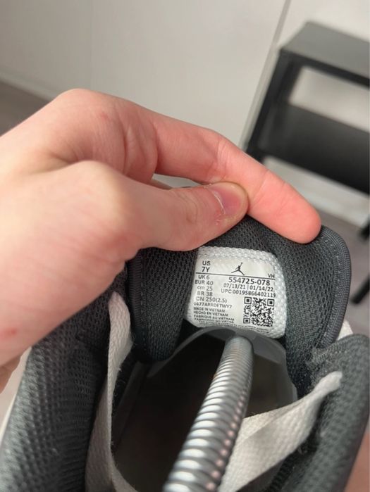 Buty Nike Jordan Retro 1 Mid Anthracite Rozmiar 40