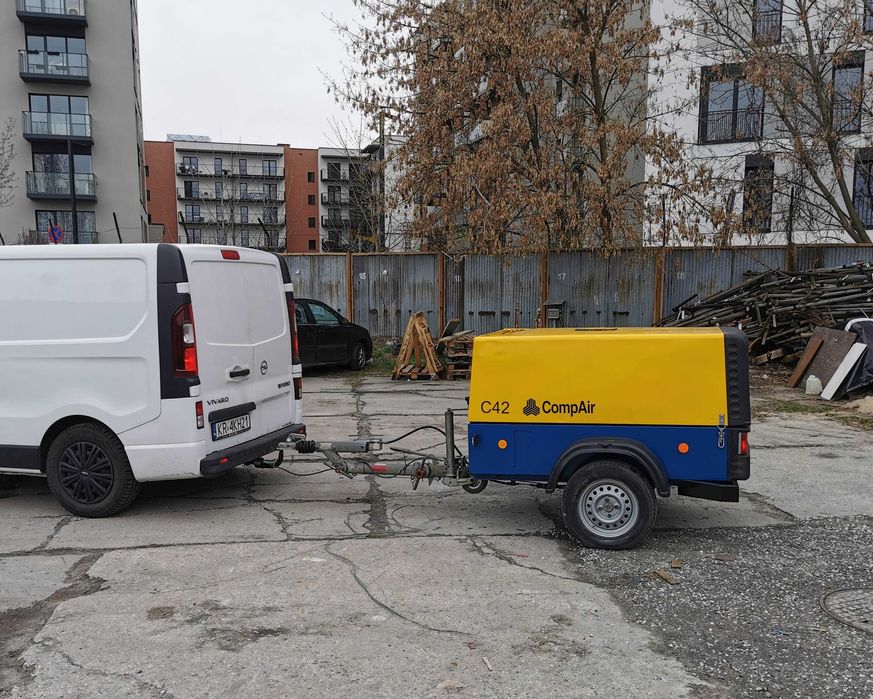Kompresor Śrubowy Spalinowy Compair C42