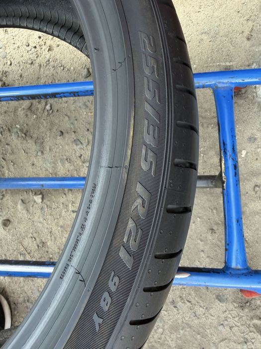 255/35/21 R21 Pirelli P Zero PZ4 літо 1 шт