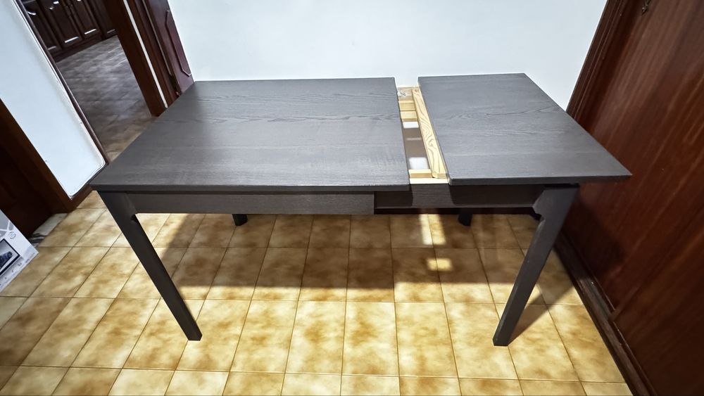 Mesa de jantar/escritório em madeira extensível