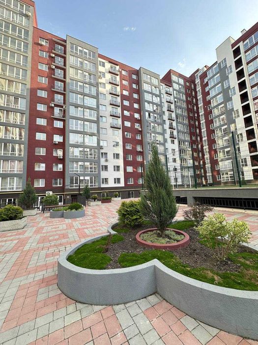 Квартира в центрі продаж однокімнатна Княгинин Галицька Васильянок 1к