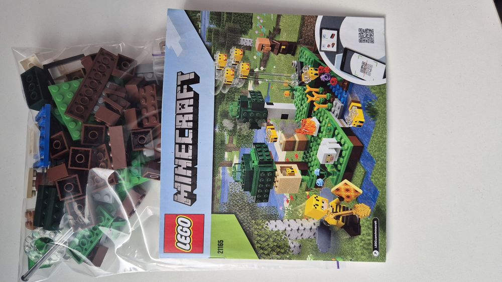 Конструктор LEGO Minecraft "Пасіка" (артикул 21165)