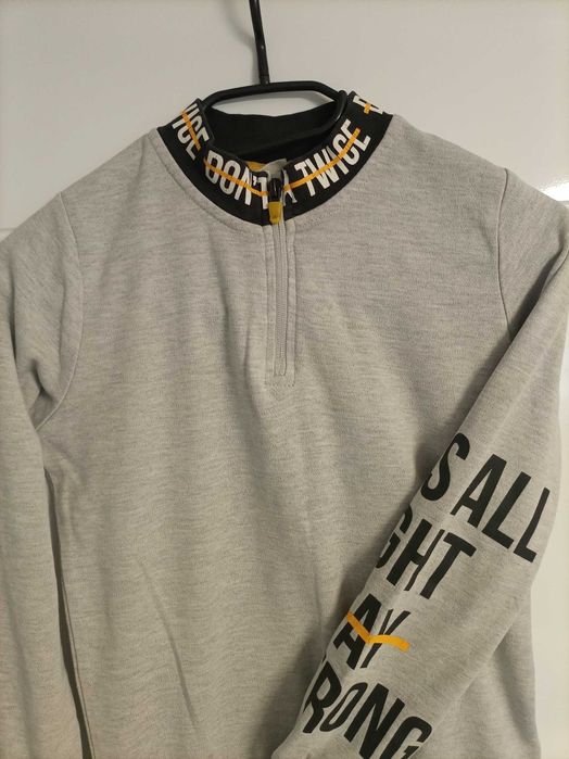 Dwie bawełniane bluzy, koszulka gratis, rozm. 146