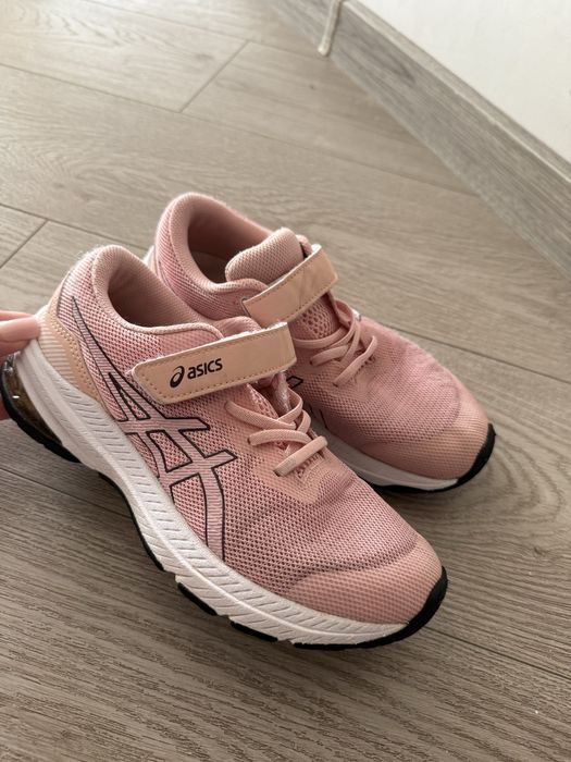 Дитячі кросівки asics (оригінал)для дівчинки