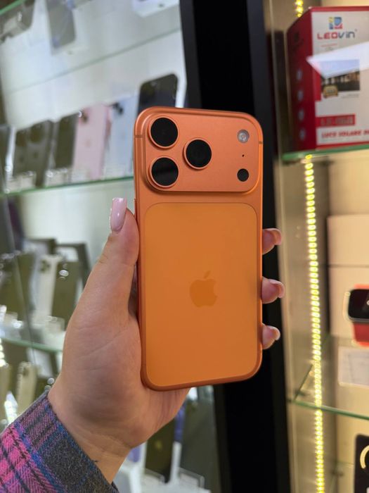 Apple Iphone 17pro 256gb orange фізична сім карта